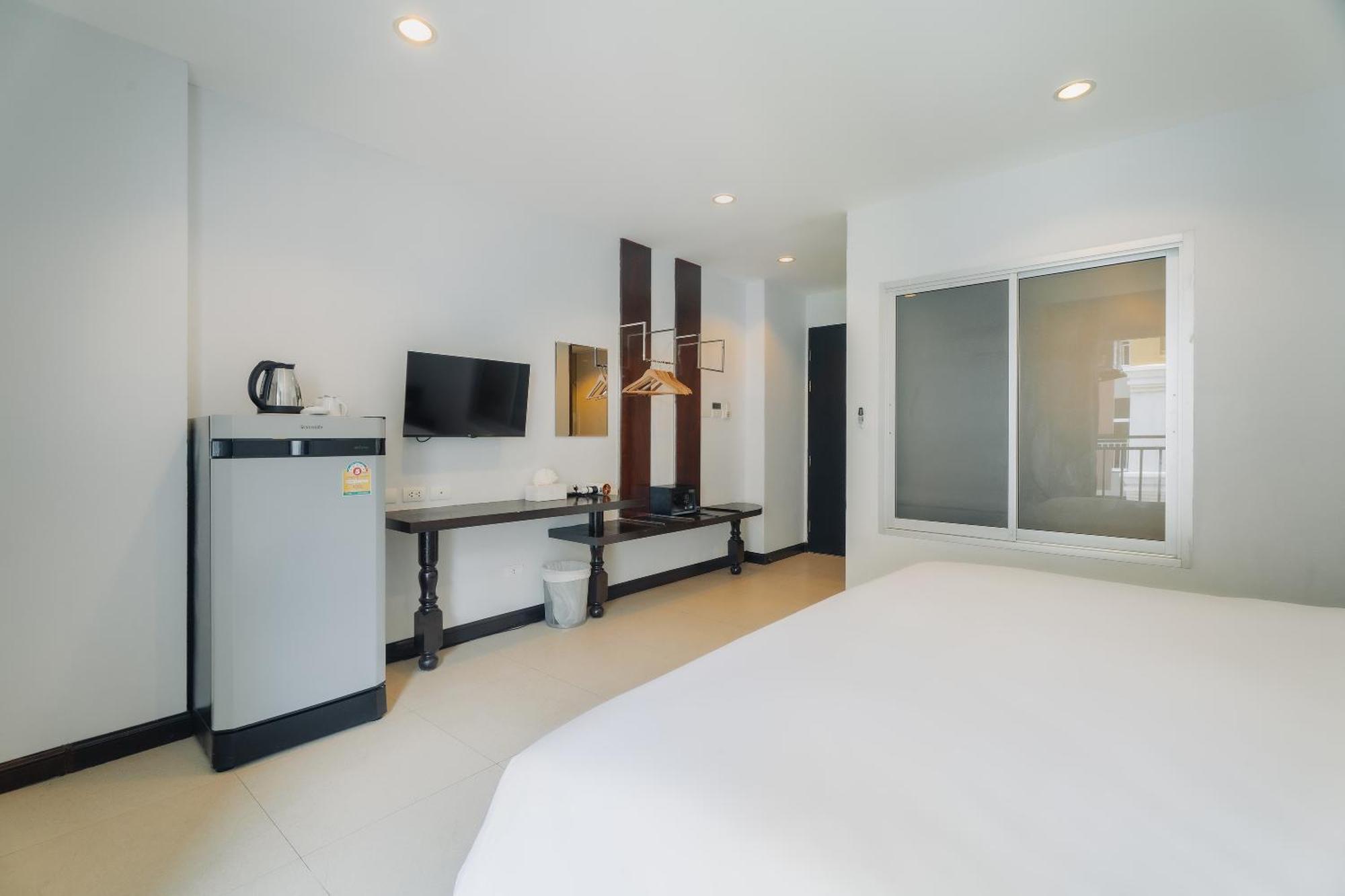 Hotel Di Yana Patong Extérieur photo