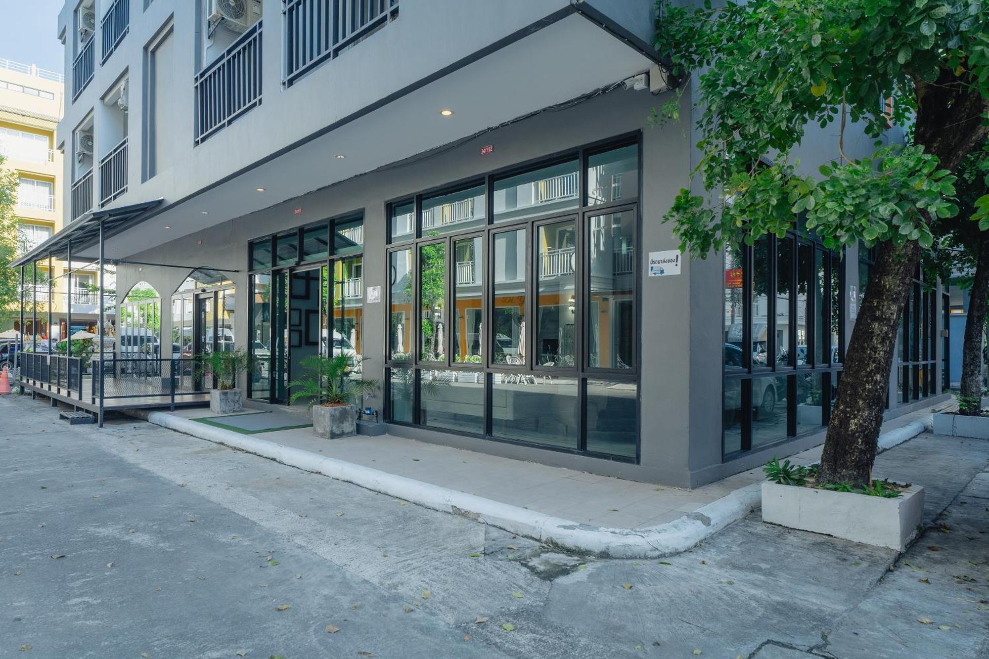 Hotel Di Yana Patong Extérieur photo